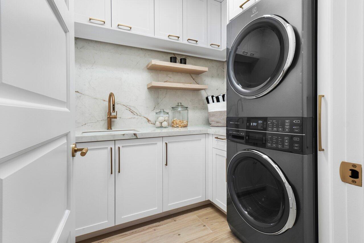 320 E Royal Palm Road