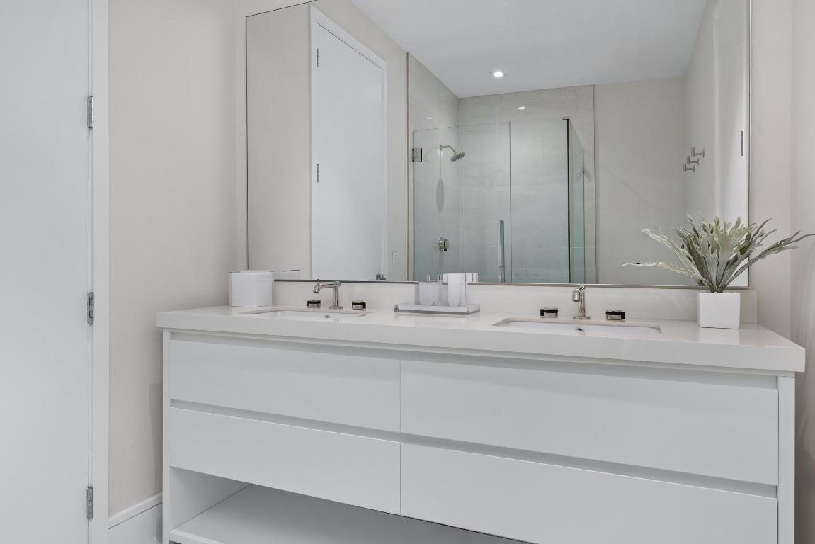 725 S Ocean Boulevard Ph-2