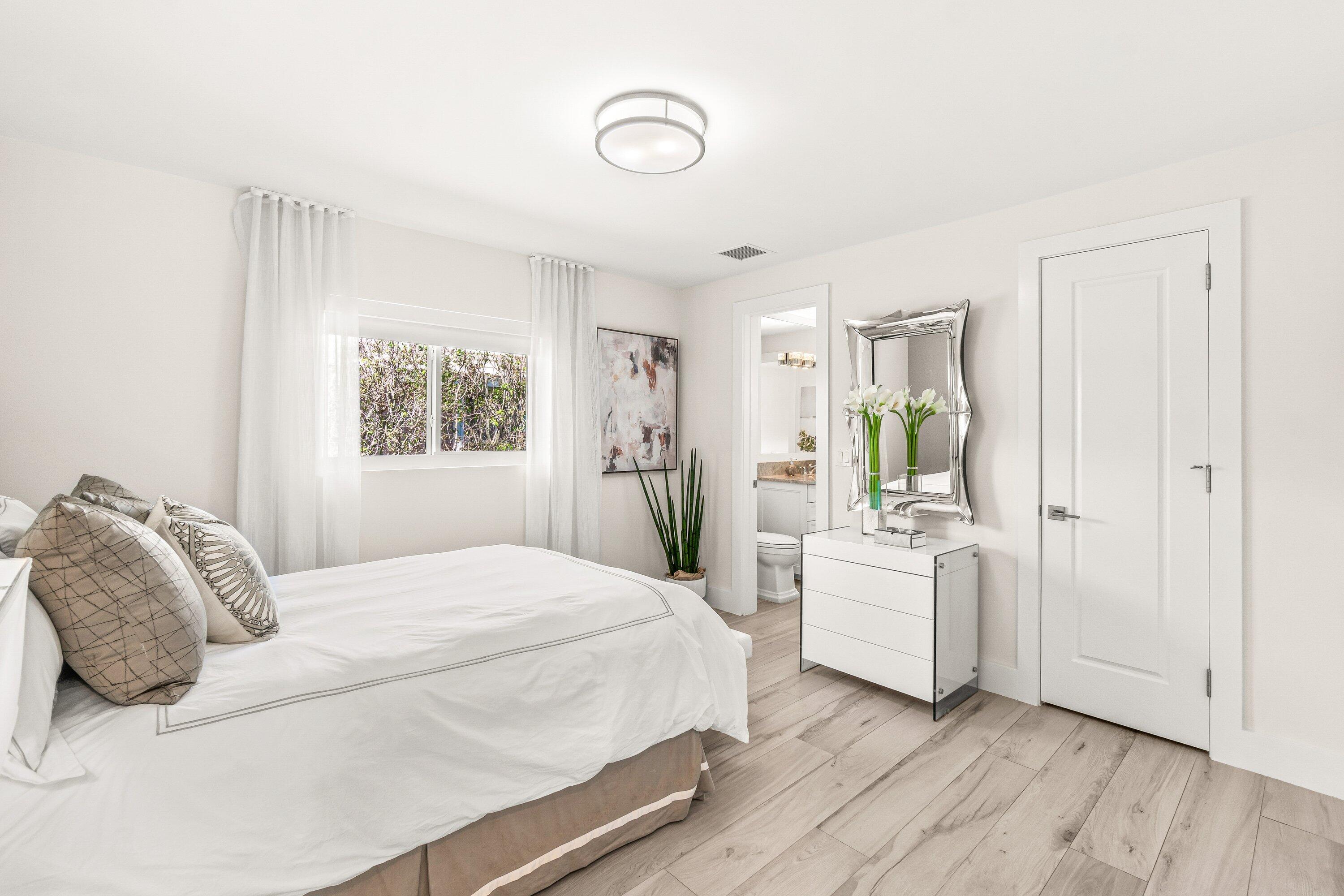 2367 Queen Palm Road