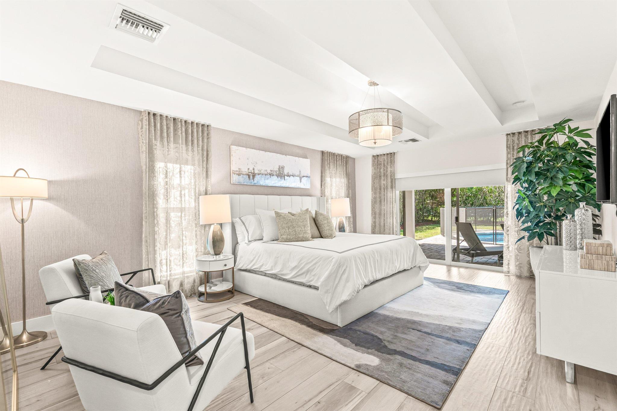 2367 Queen Palm Road