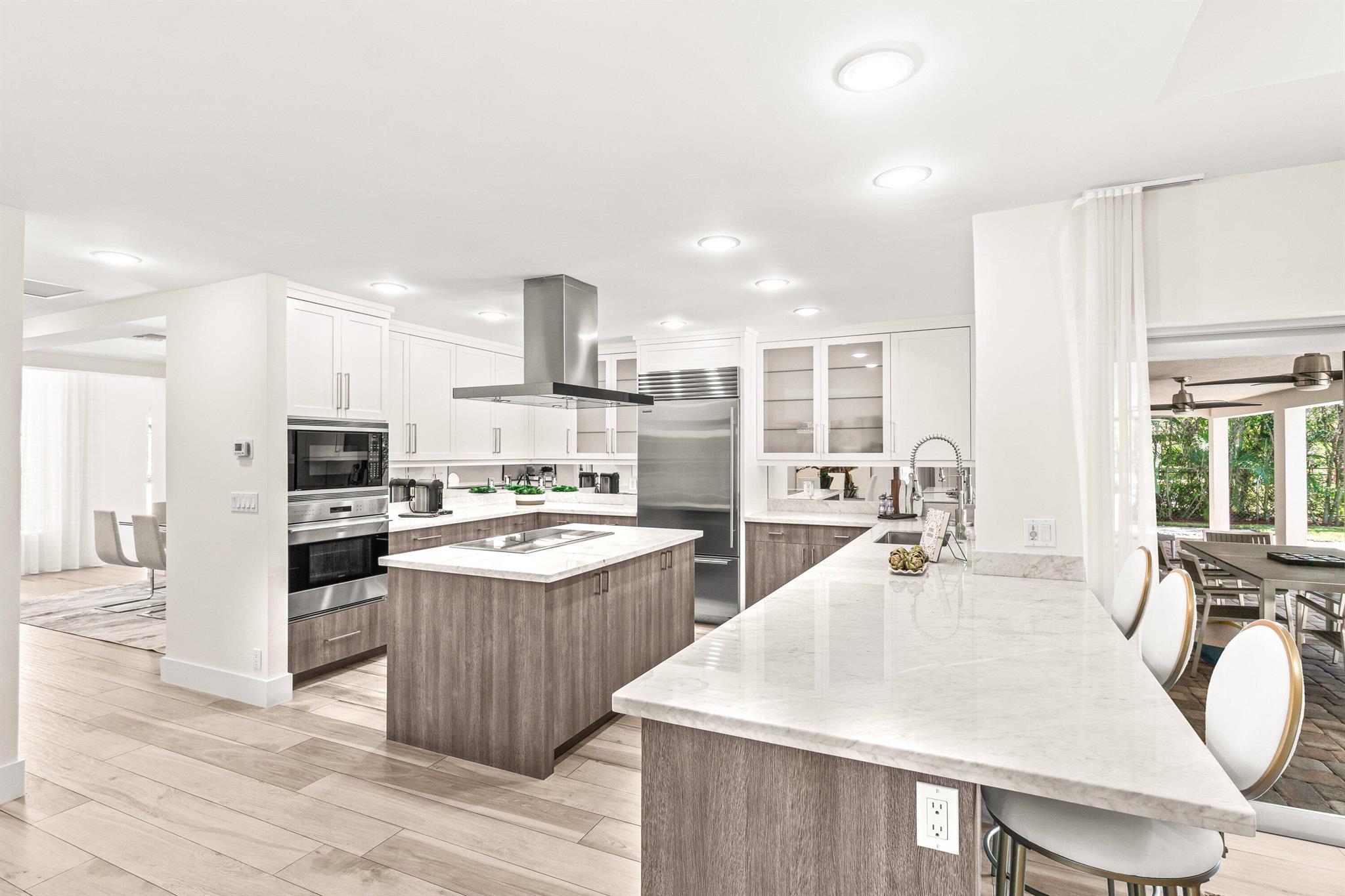 2367 Queen Palm Road