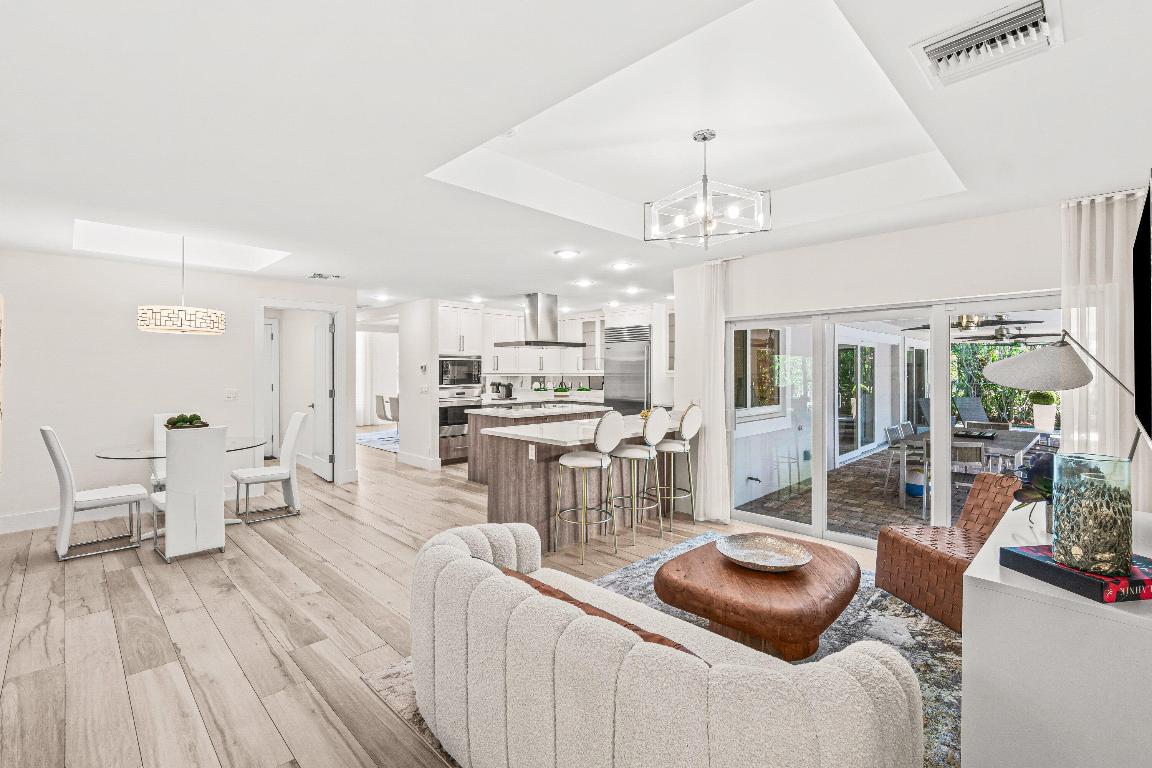 2367 Queen Palm Road