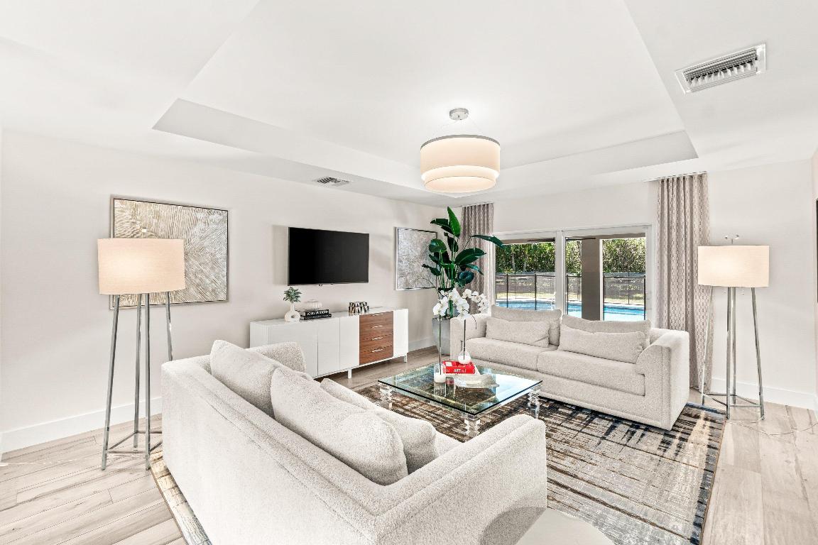 2367 Queen Palm Road