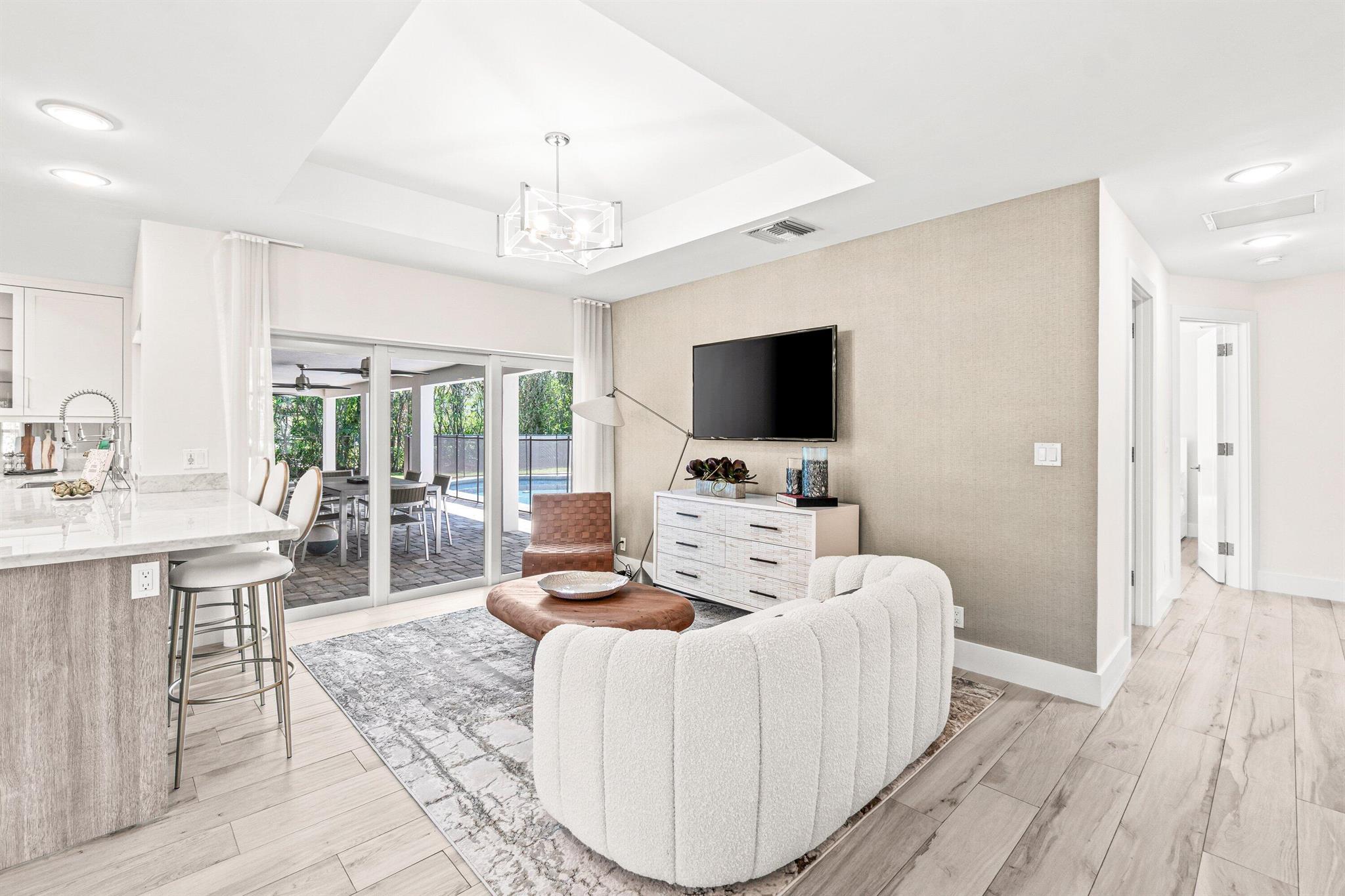 2367 Queen Palm Road