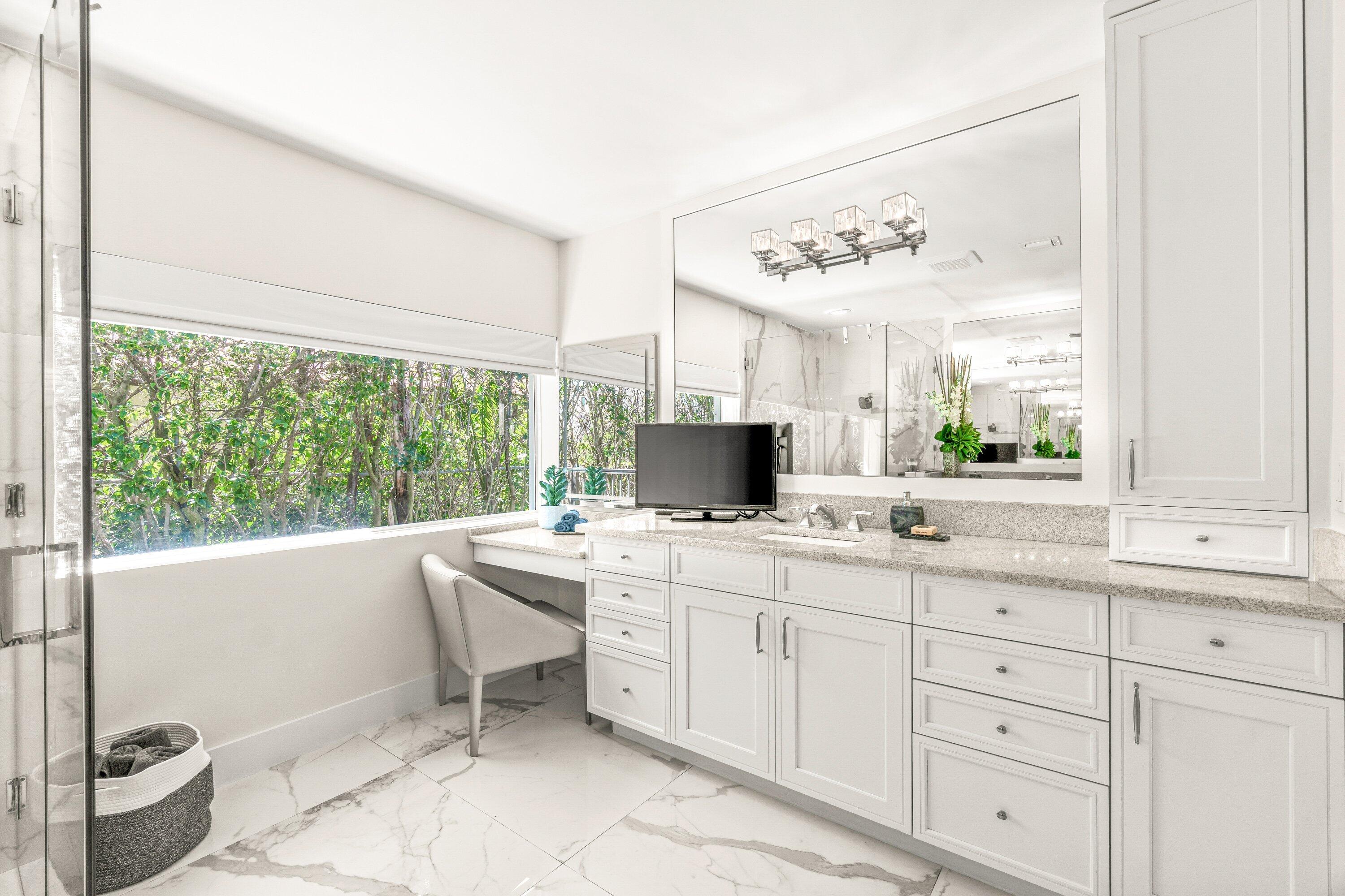 2367 Queen Palm Road