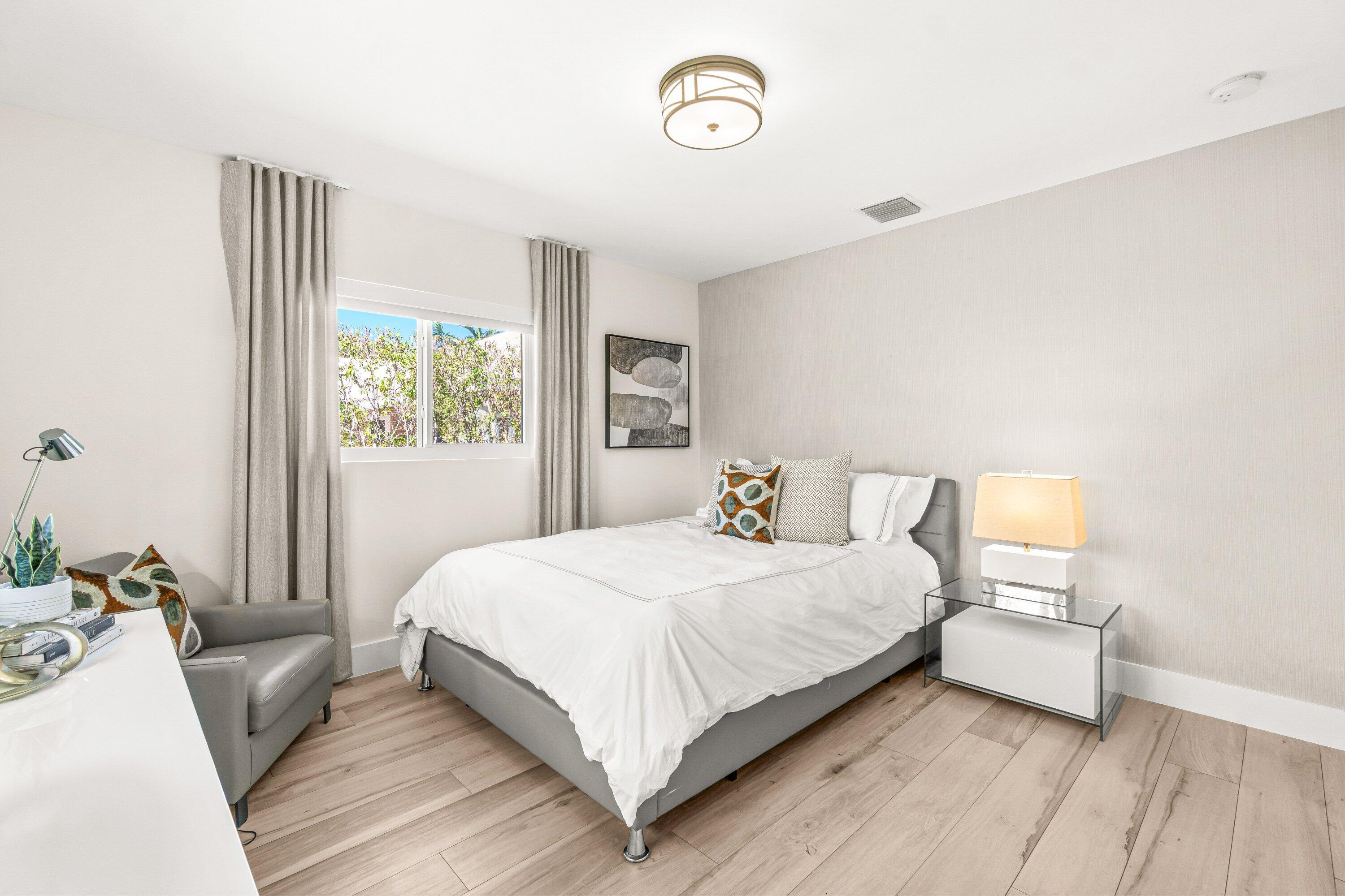 2367 Queen Palm Road