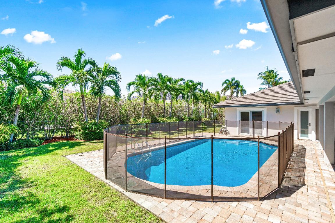 2367 Queen Palm Road