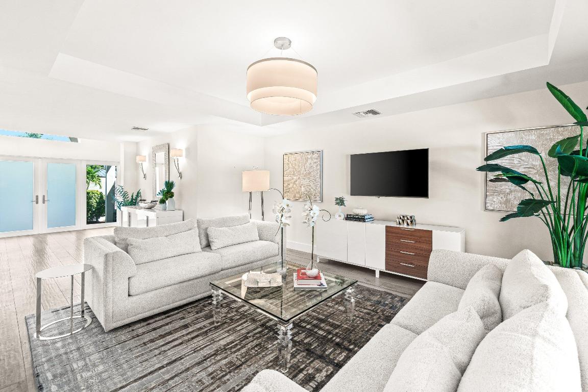 2367 Queen Palm Road