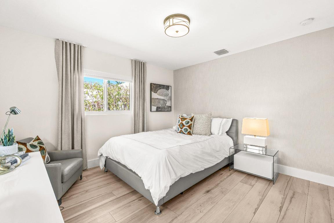 2367 Queen Palm Road