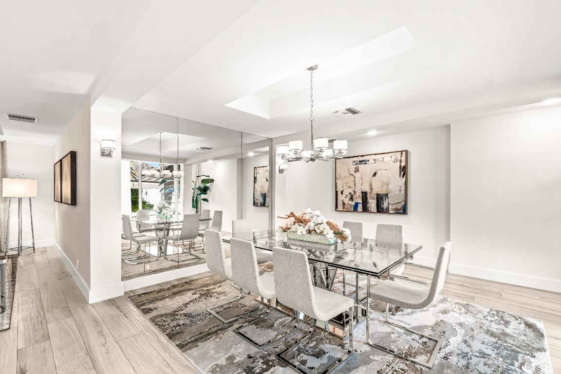 2367 Queen Palm Road