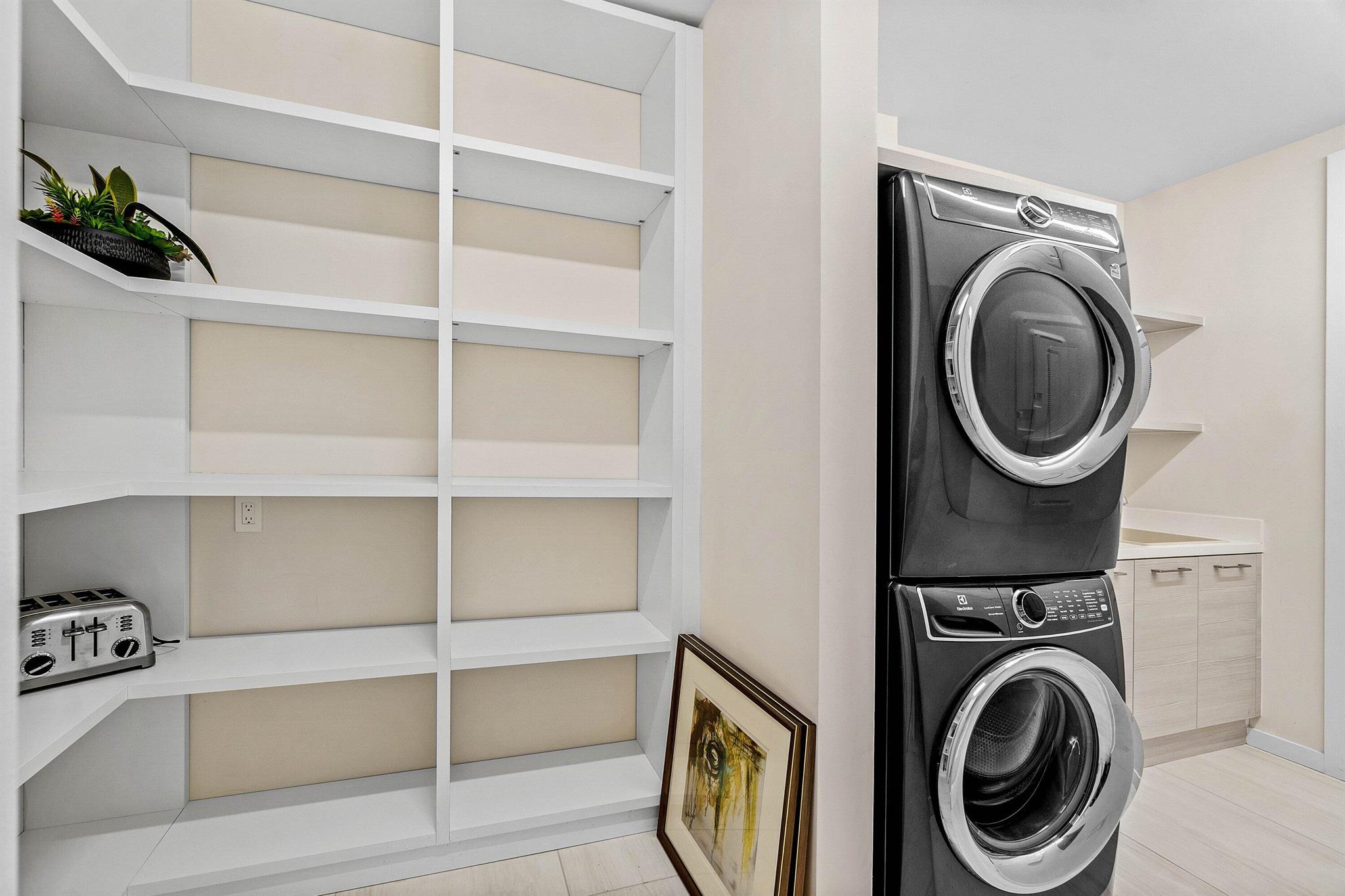 200 SE Mizner Boulevard 608