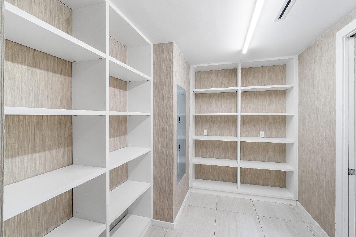 200 SE Mizner Boulevard 209