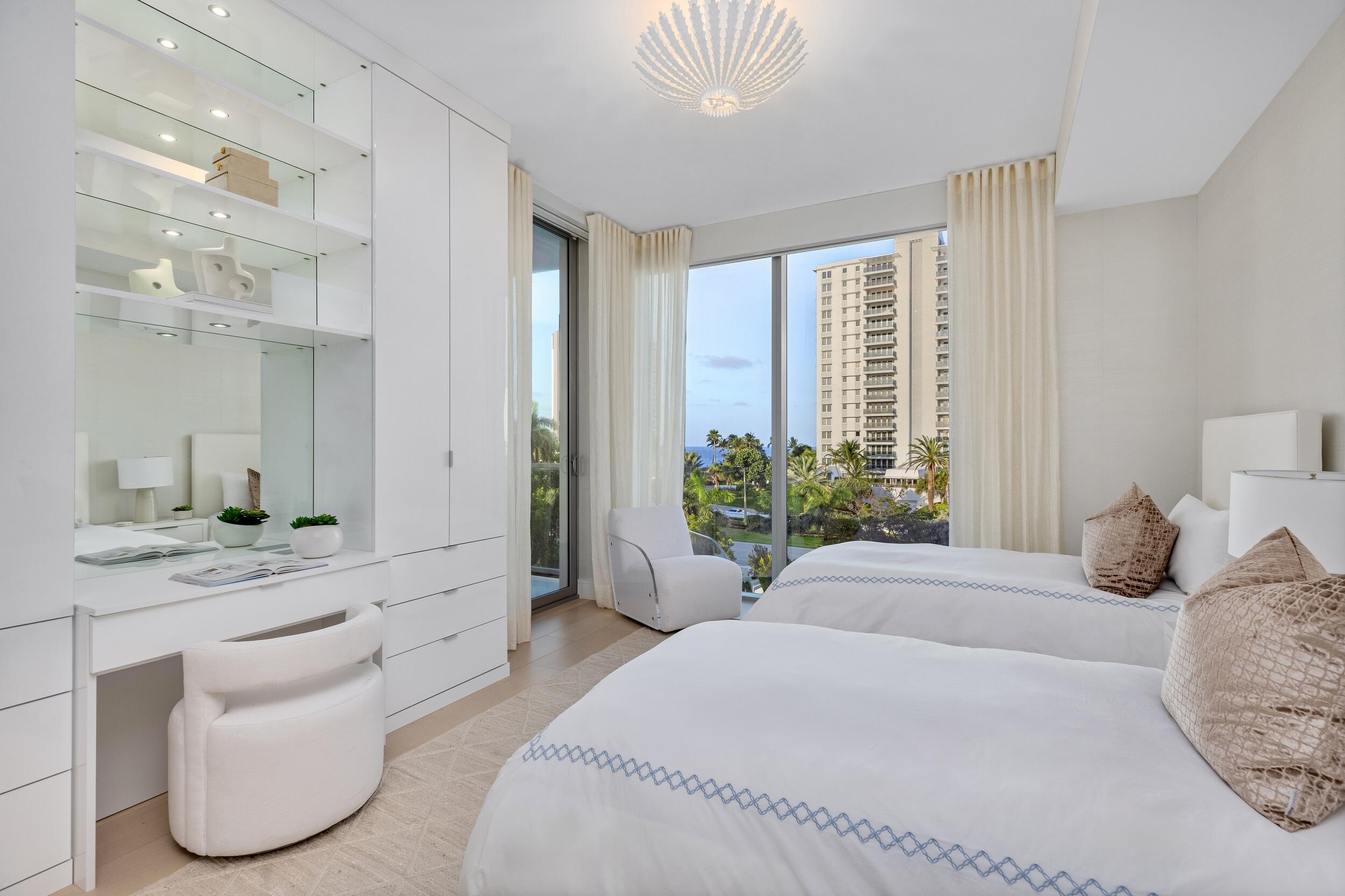 725 S Ocean Boulevard 402