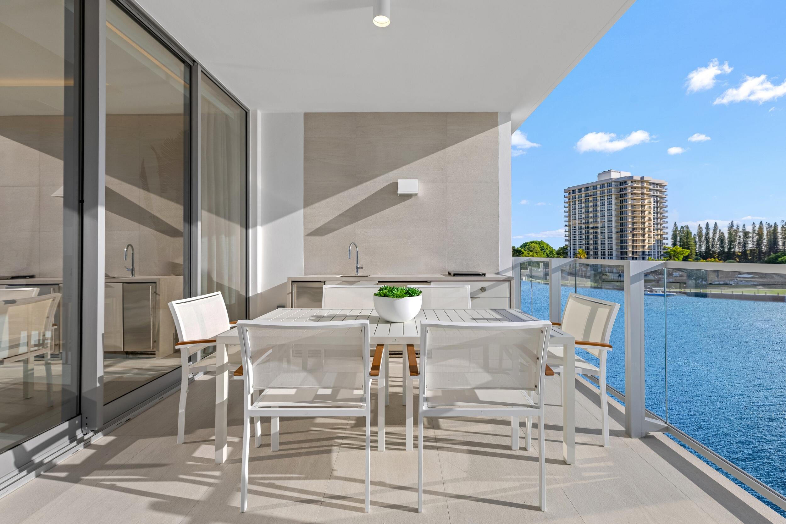 725 S Ocean Boulevard 402