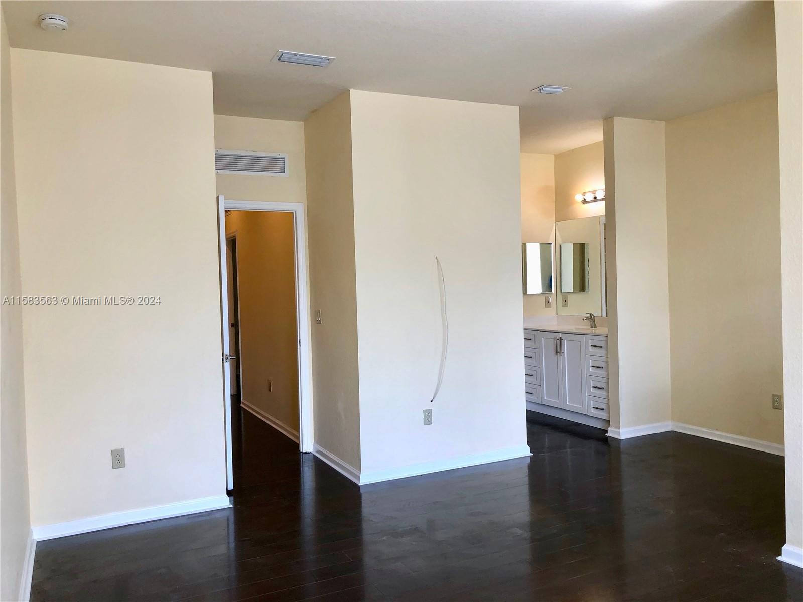 3069 NW 30th Pl # 3069
