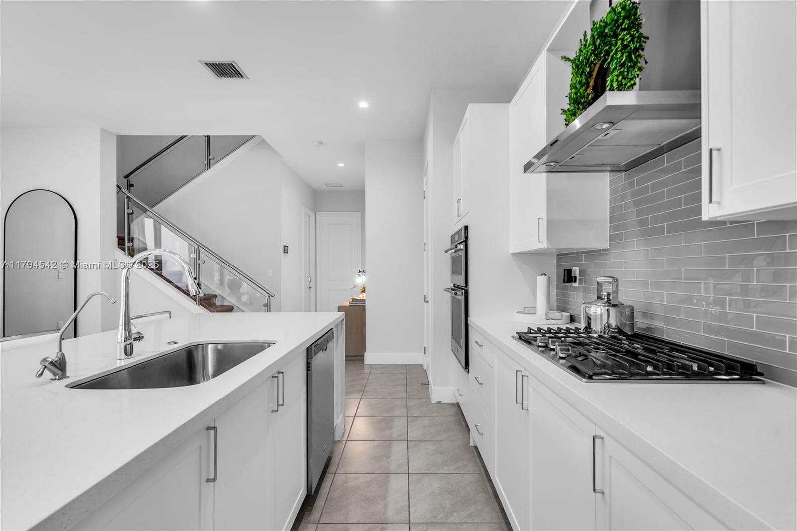 4445 NW 82nd Ave