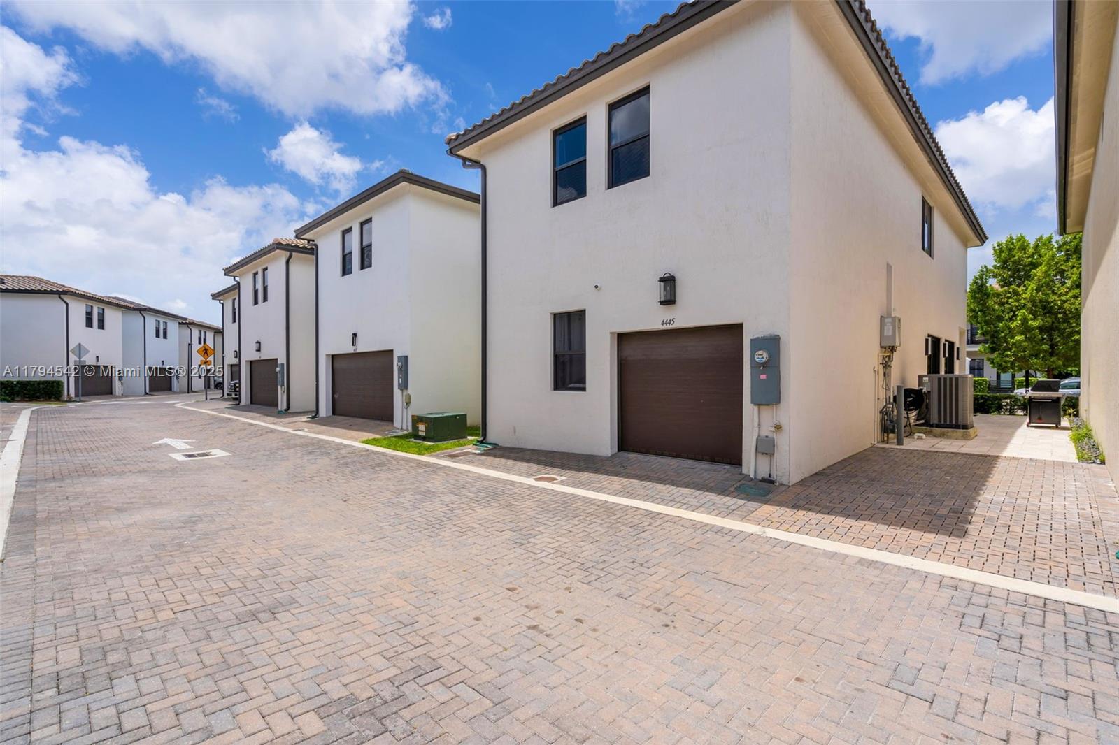 4445 NW 82nd Ave