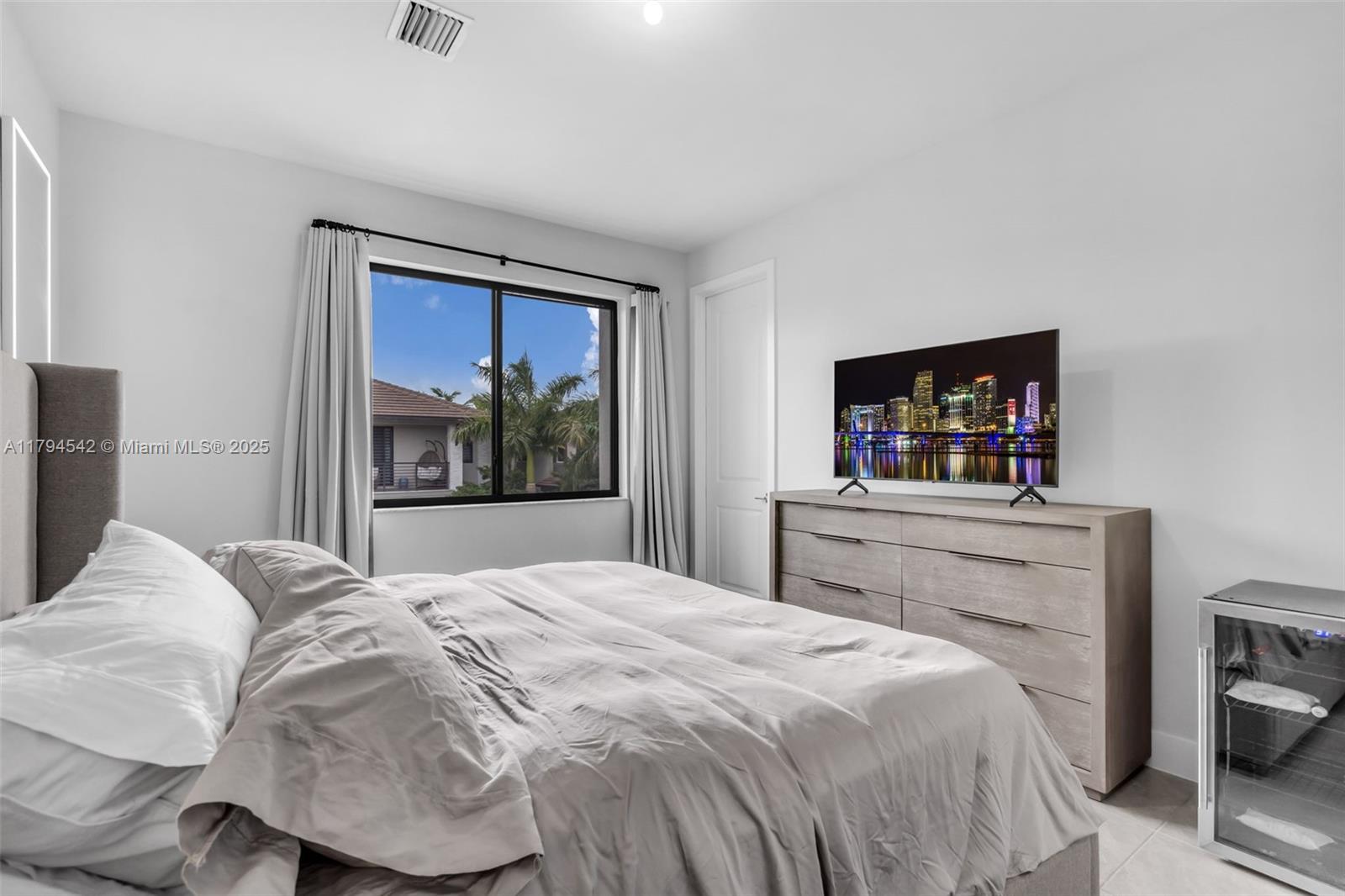 4445 NW 82nd Ave