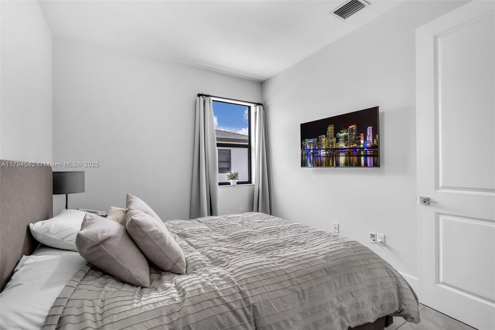4445 NW 82nd Ave