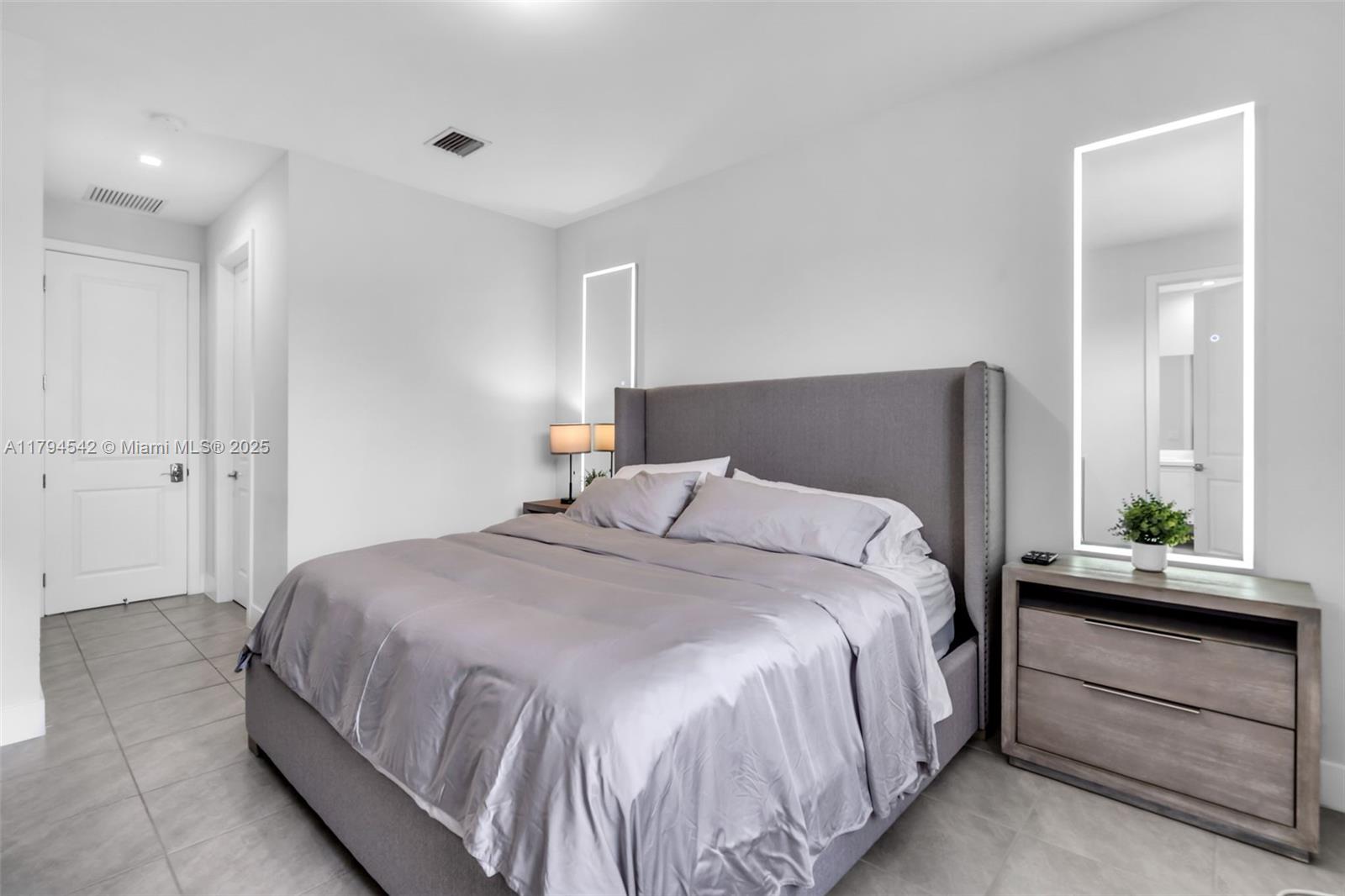 4445 NW 82nd Ave