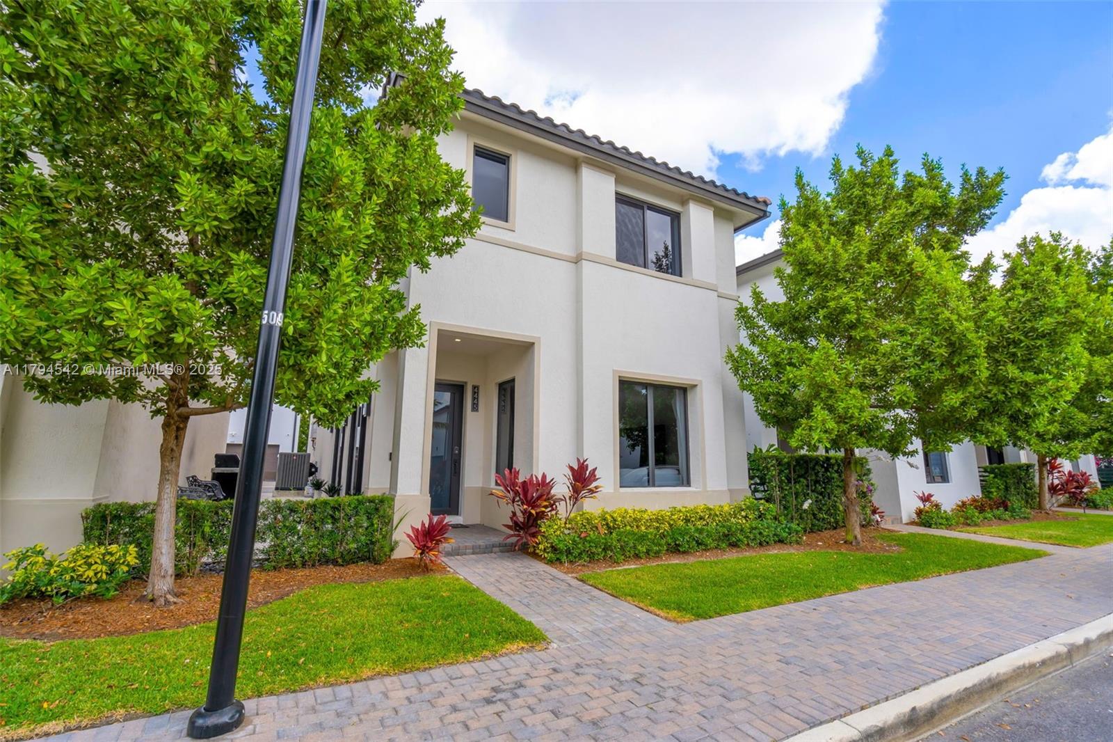 4445 NW 82nd Ave