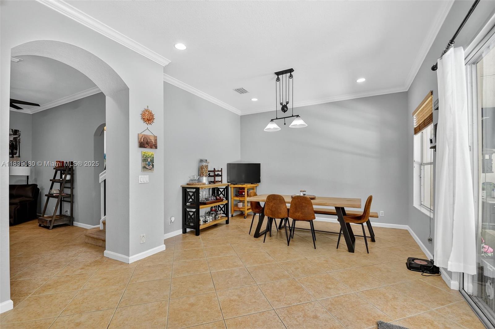 1086 Grove Park Cir