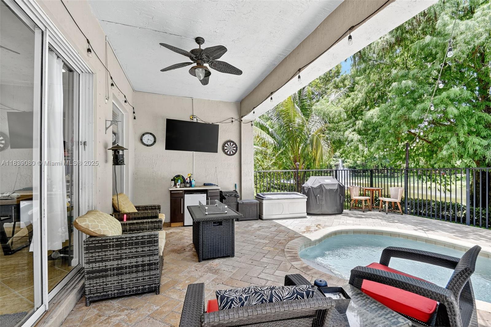 1086 Grove Park Cir