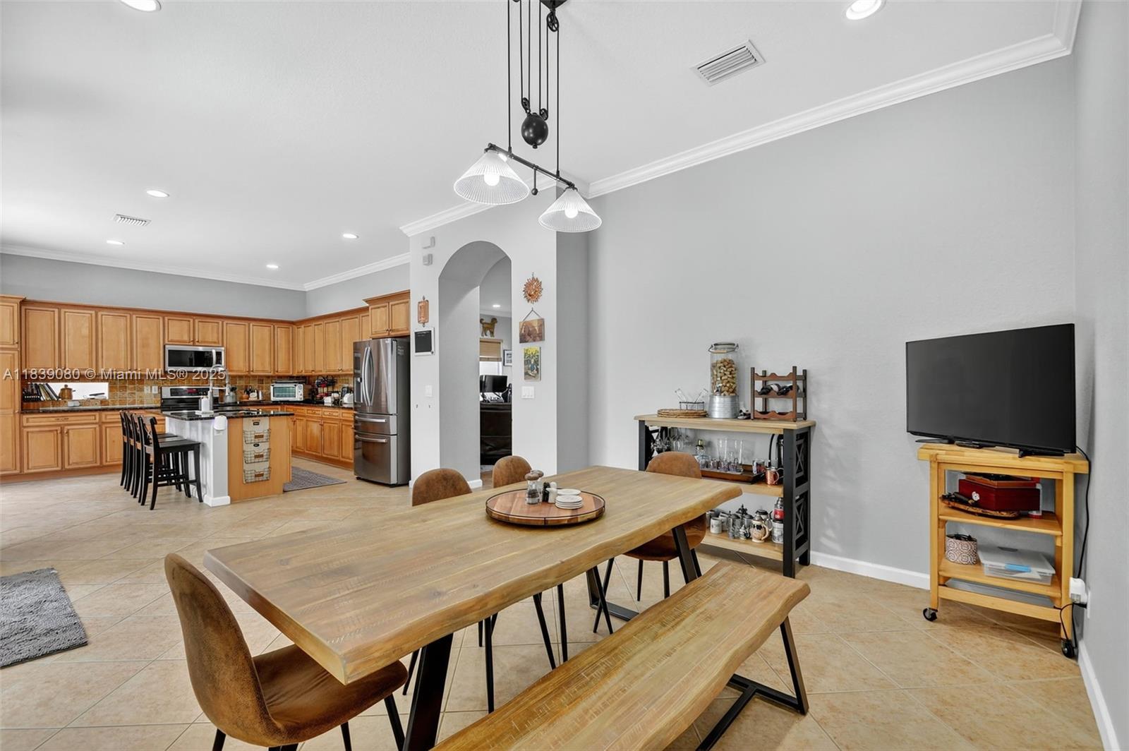 1086 Grove Park Cir