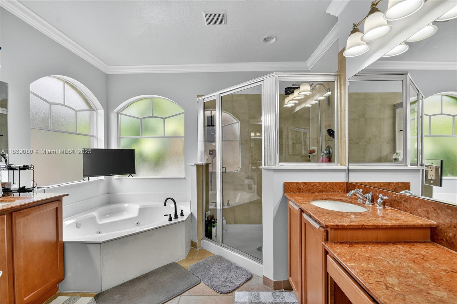 1086 Grove Park Cir