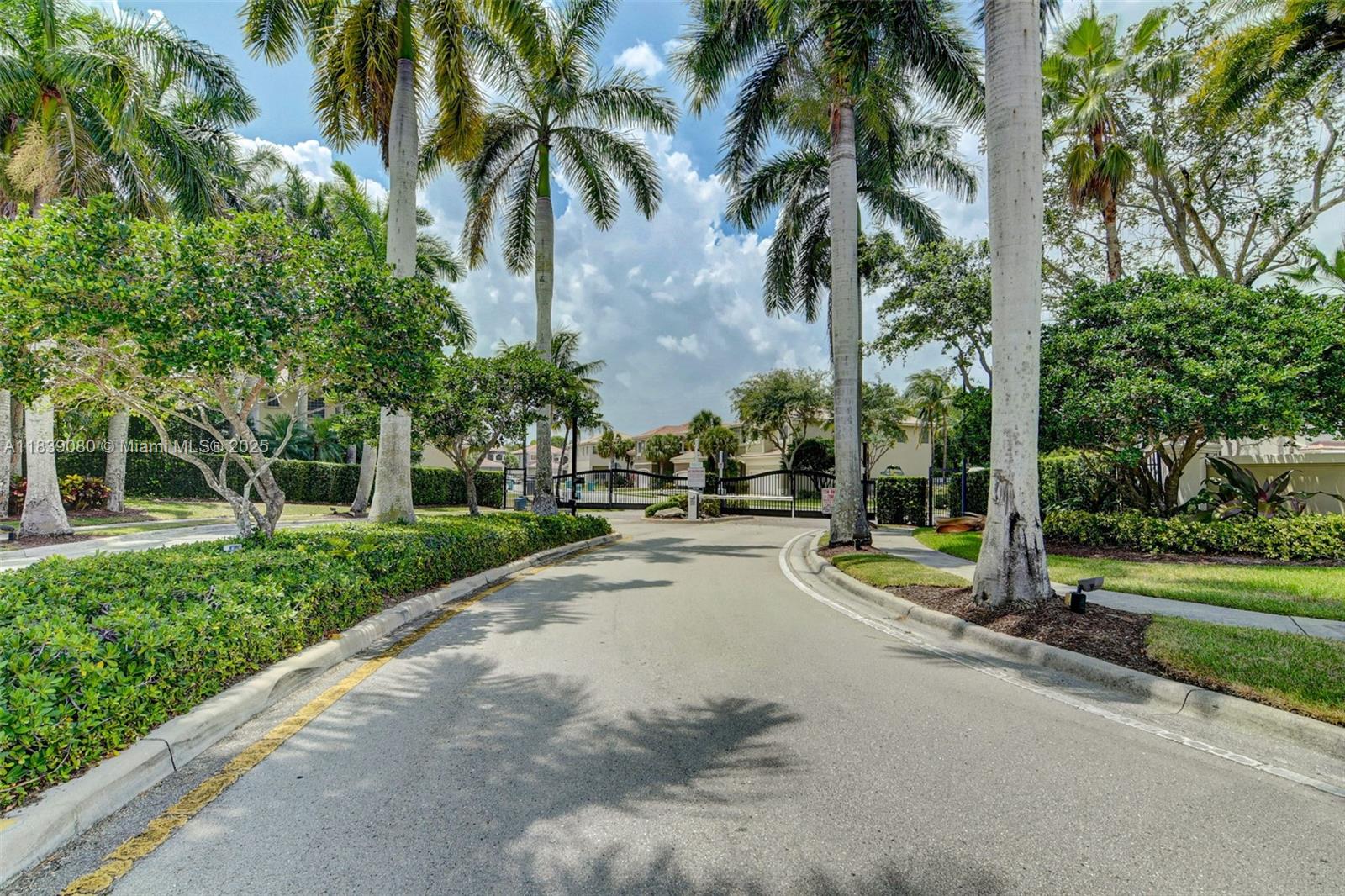 1086 Grove Park Cir