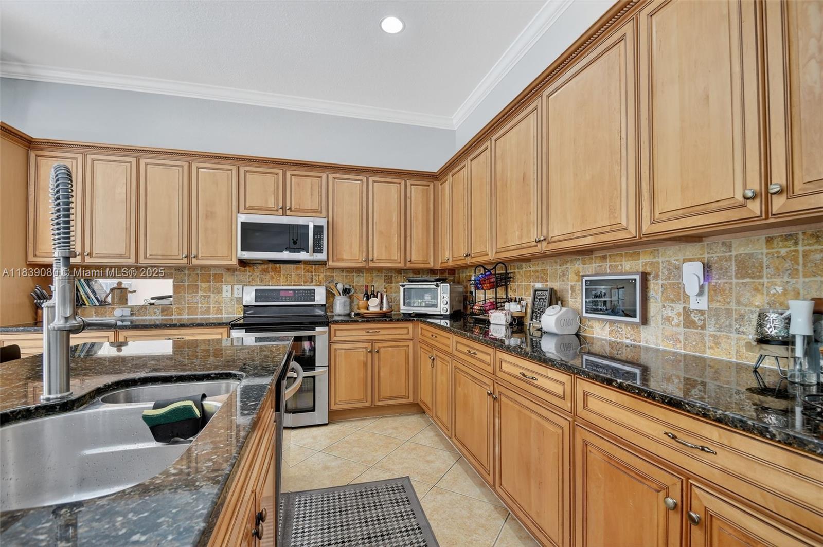 1086 Grove Park Cir