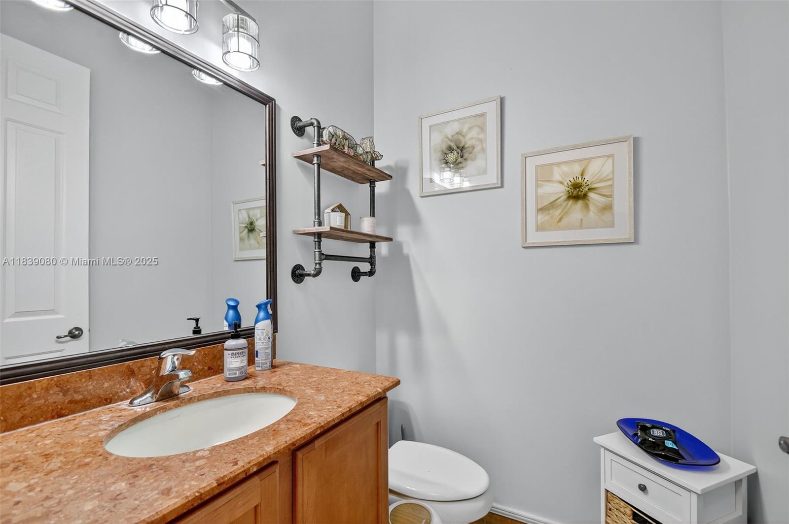 1086 Grove Park Cir