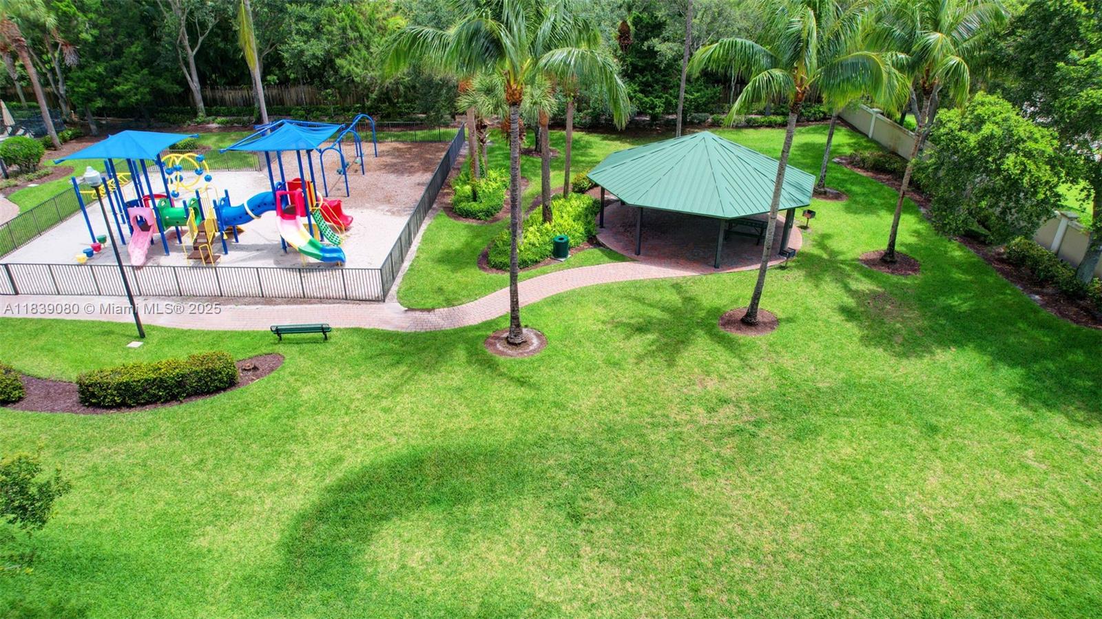 1086 Grove Park Cir