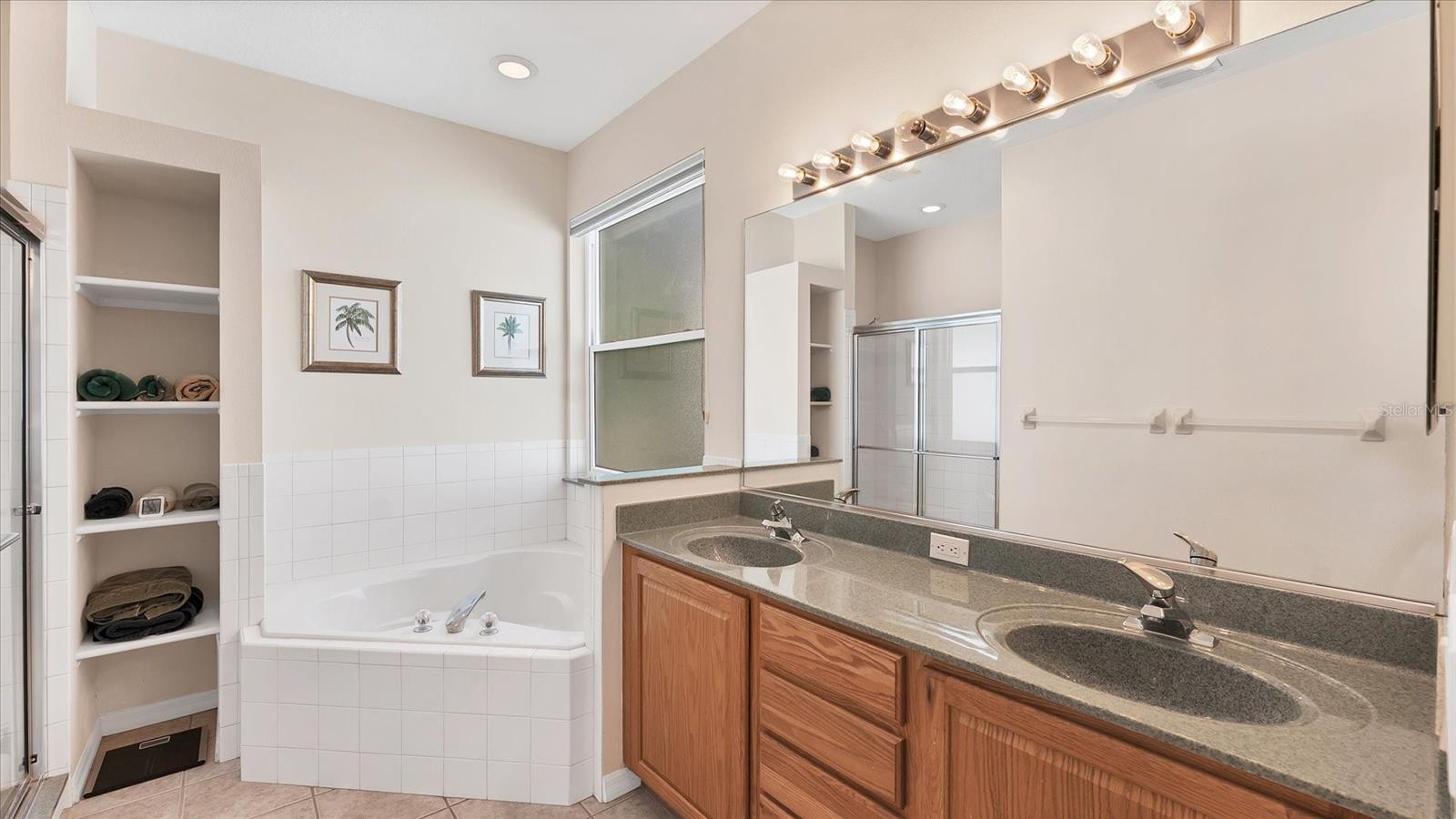 13527 GLOSSY IBIS PL