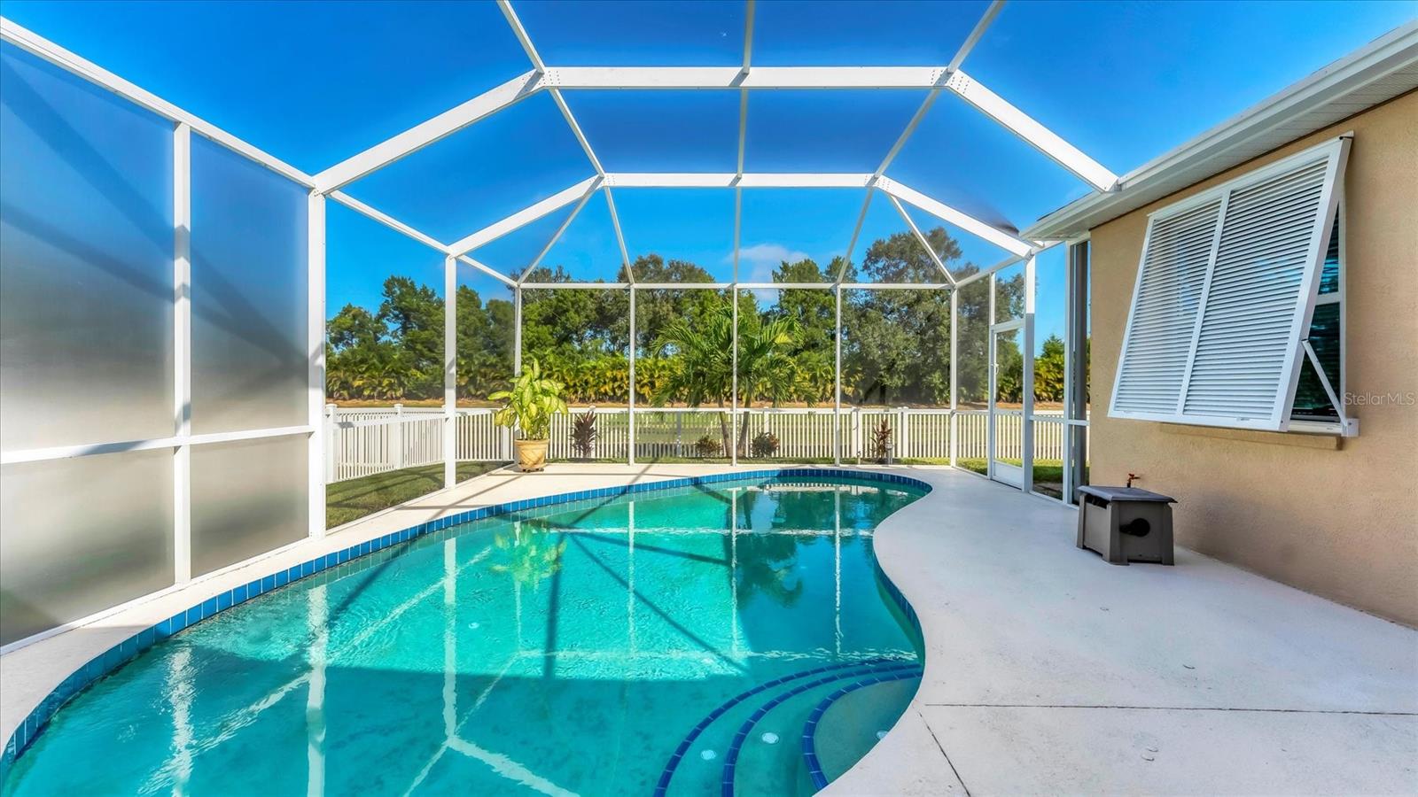 13527 GLOSSY IBIS PL