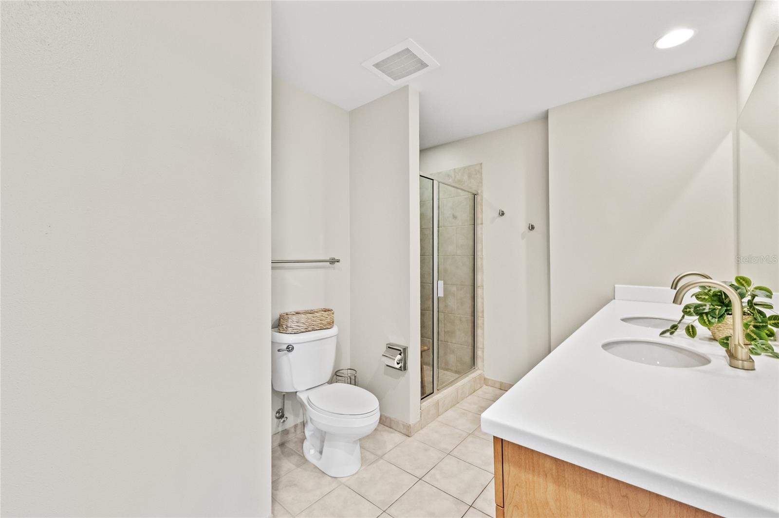 1120 E KENNEDY BLVD #734