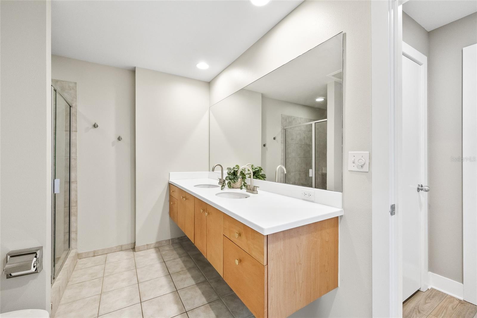 1120 E KENNEDY BLVD #734