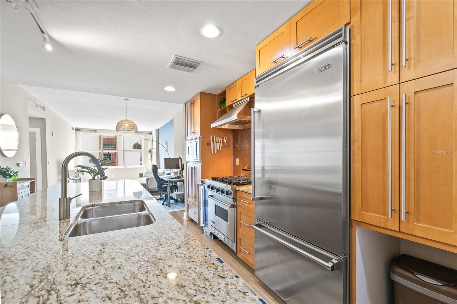 1120 E KENNEDY BLVD #734