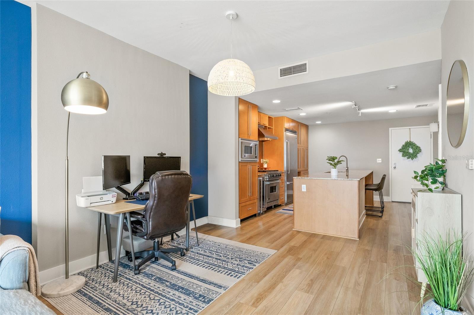 1120 E KENNEDY BLVD #734