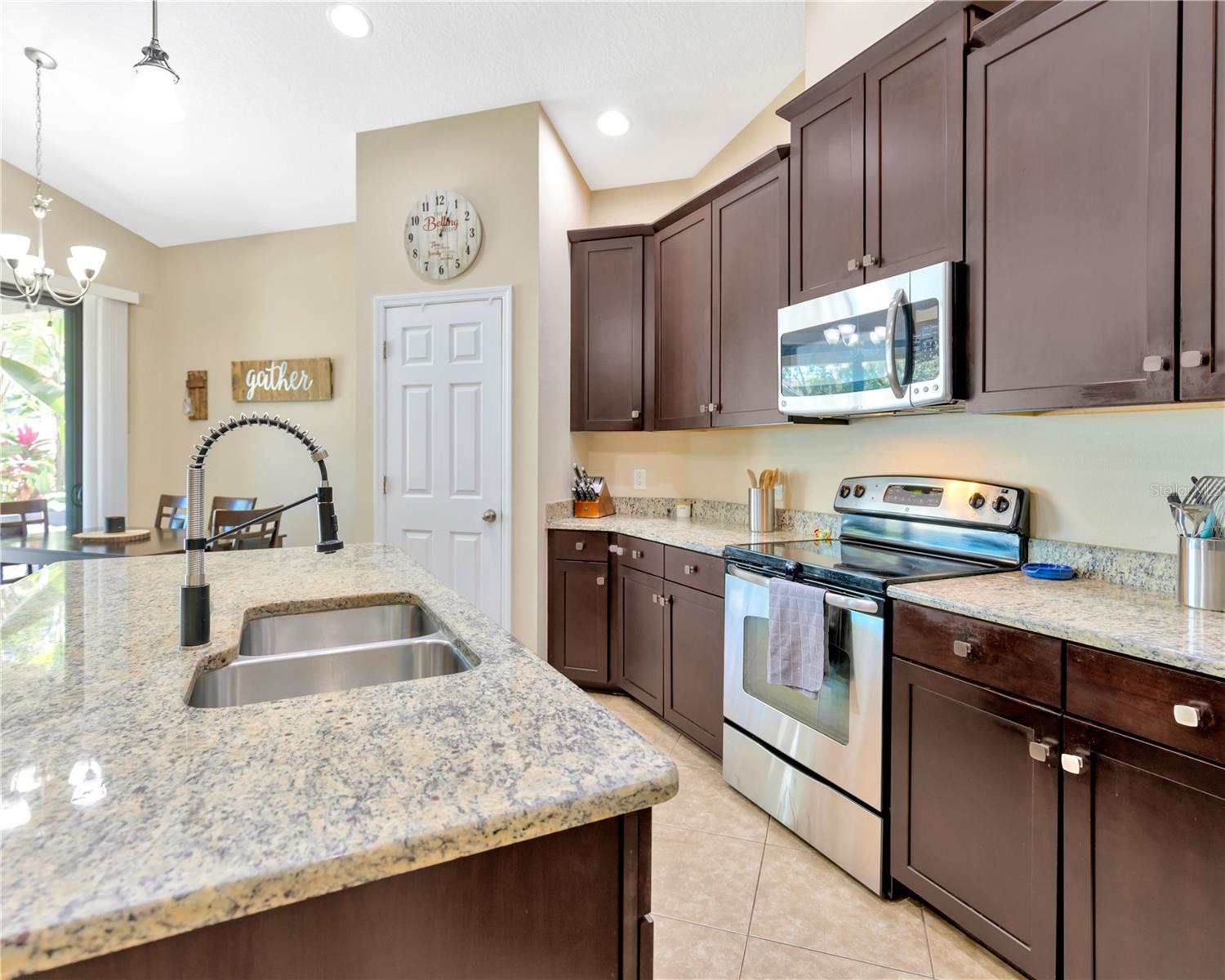 1307 GARDEN STONE LN