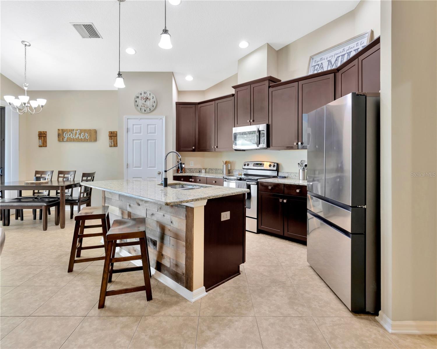 1307 GARDEN STONE LN