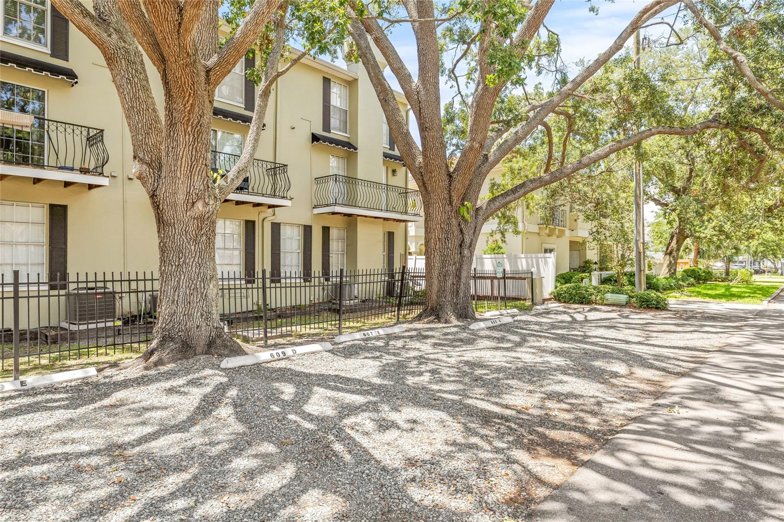 609 S GLEN AVE #D