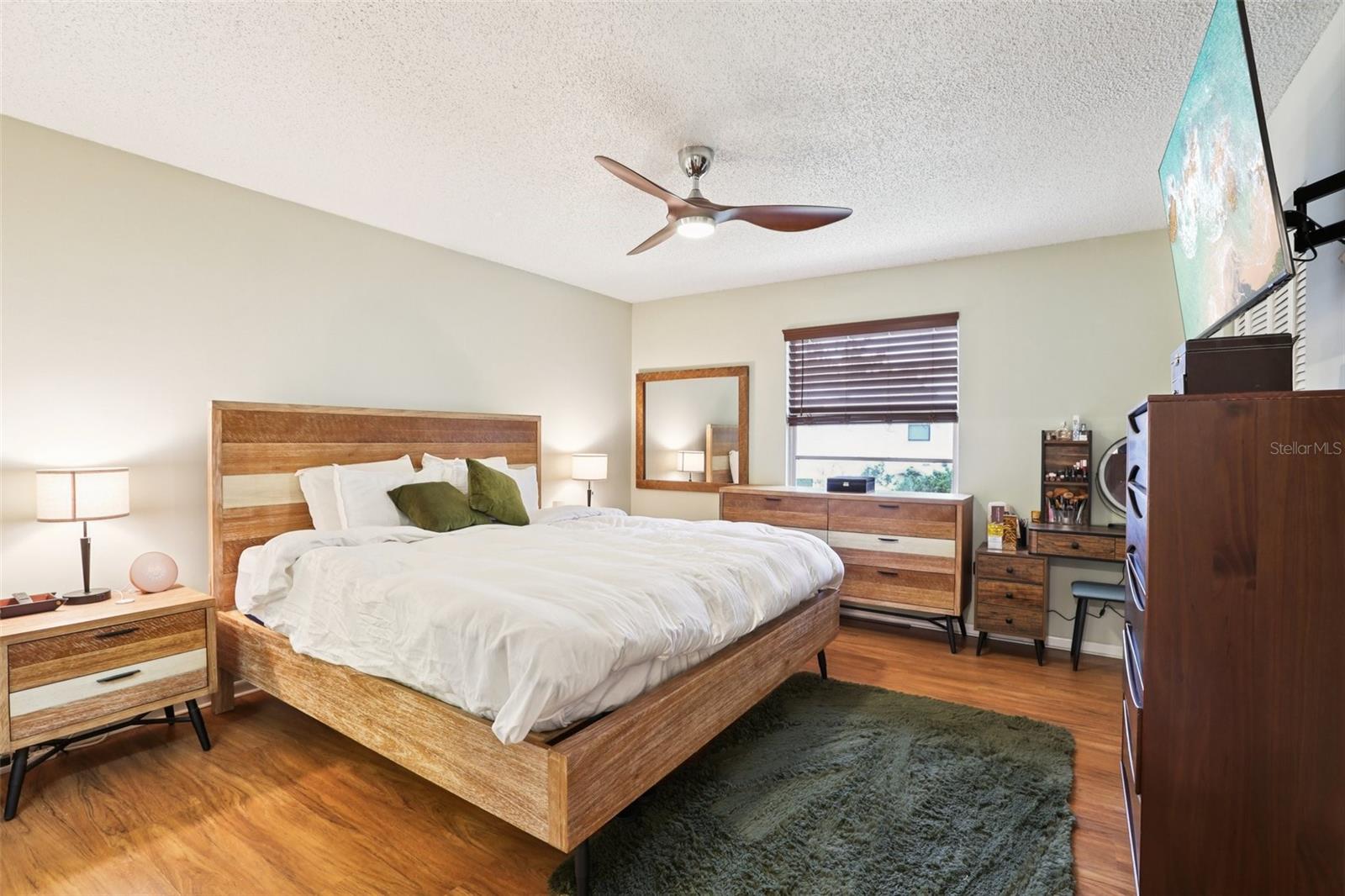 2405 W STROUD AVE #B