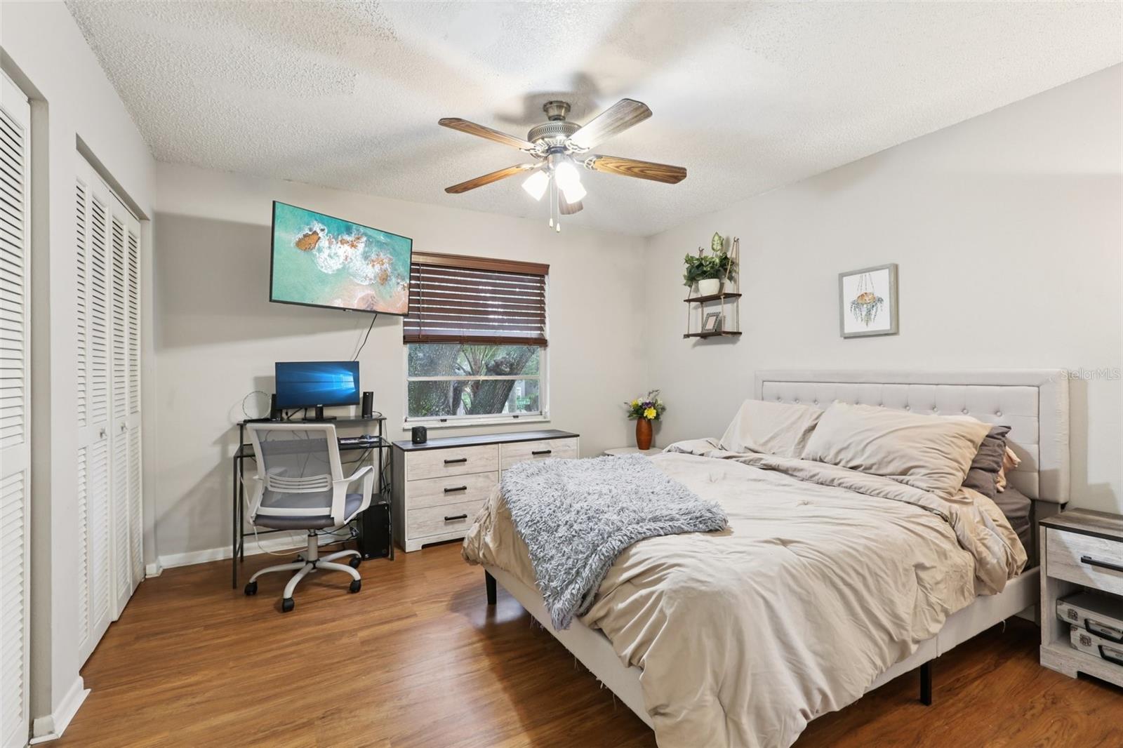 2405 W STROUD AVE #B