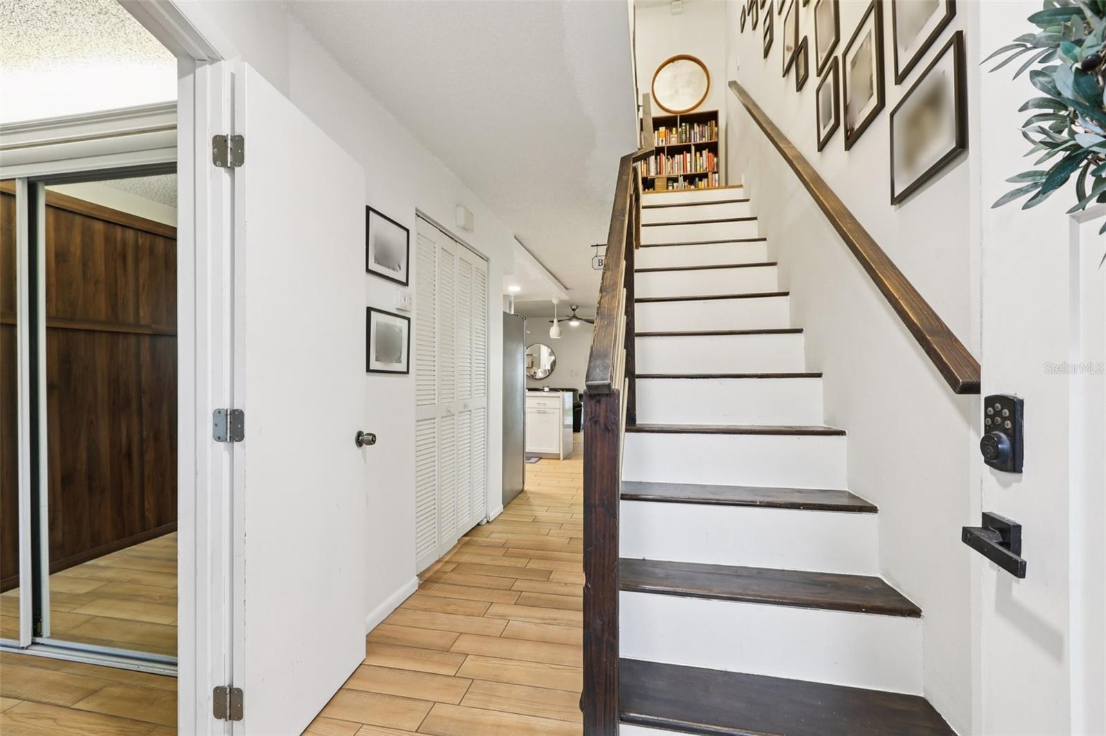 2405 W STROUD AVE #B