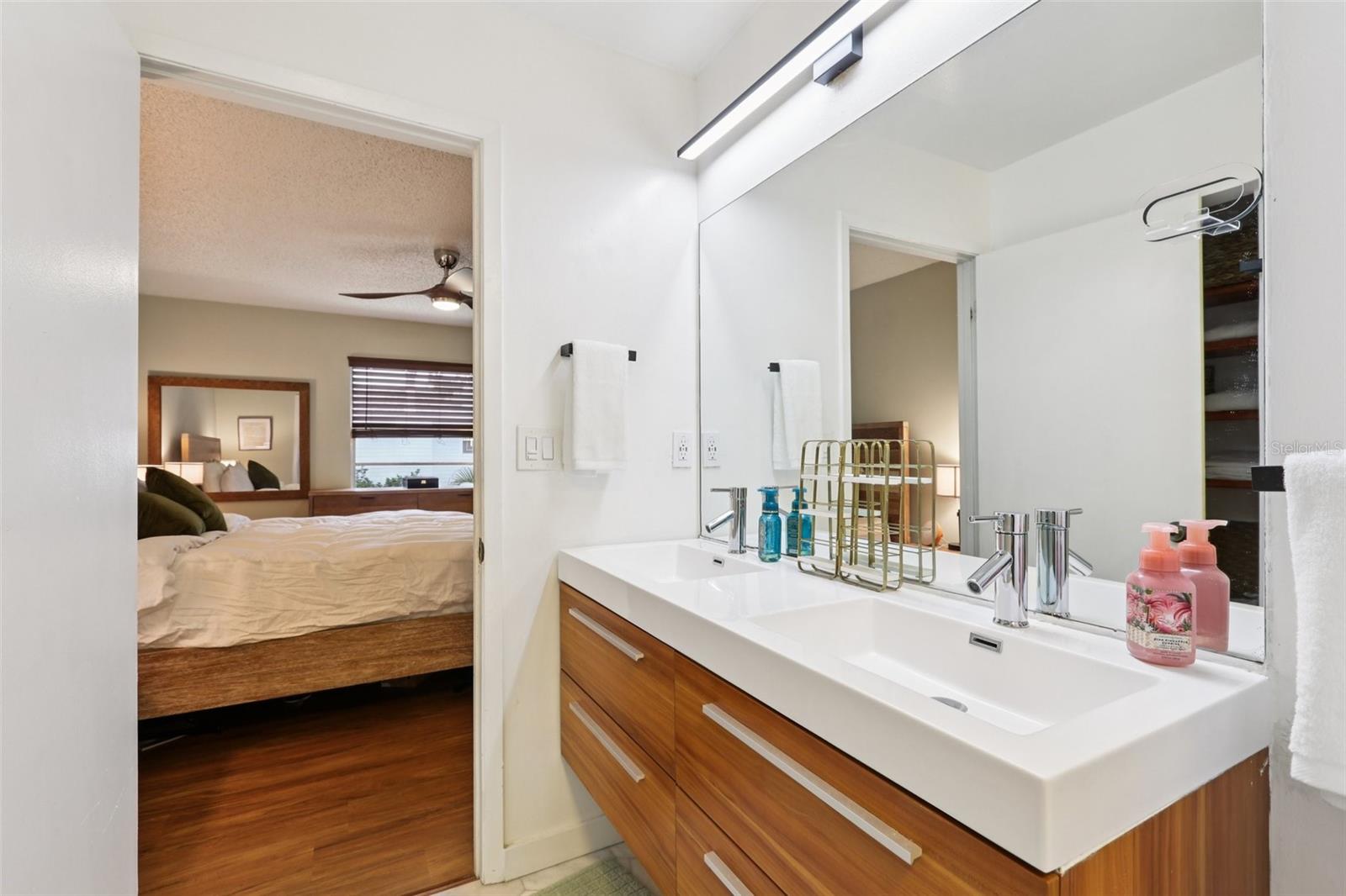 2405 W STROUD AVE #B