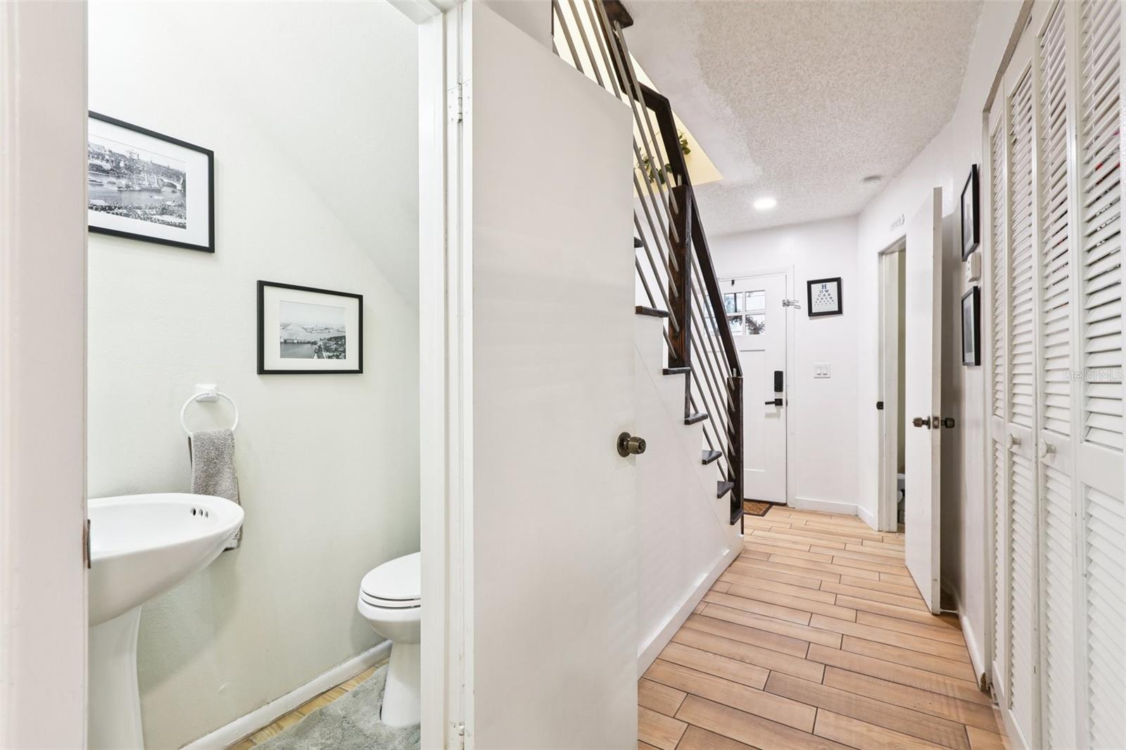 2405 W STROUD AVE #B