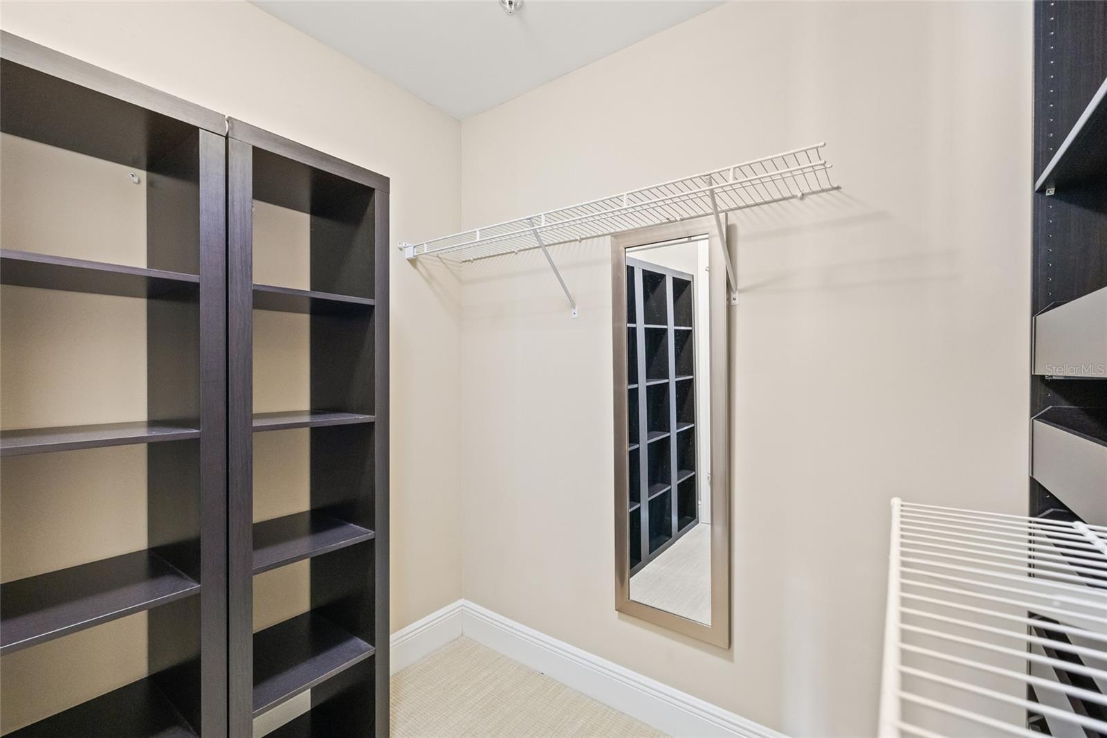 1227 E MADISON ST #605