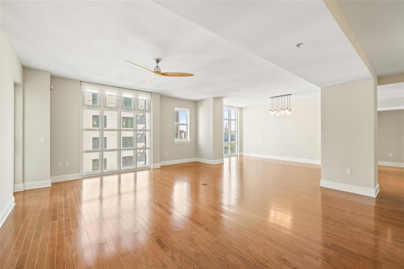 1227 E MADISON ST #605