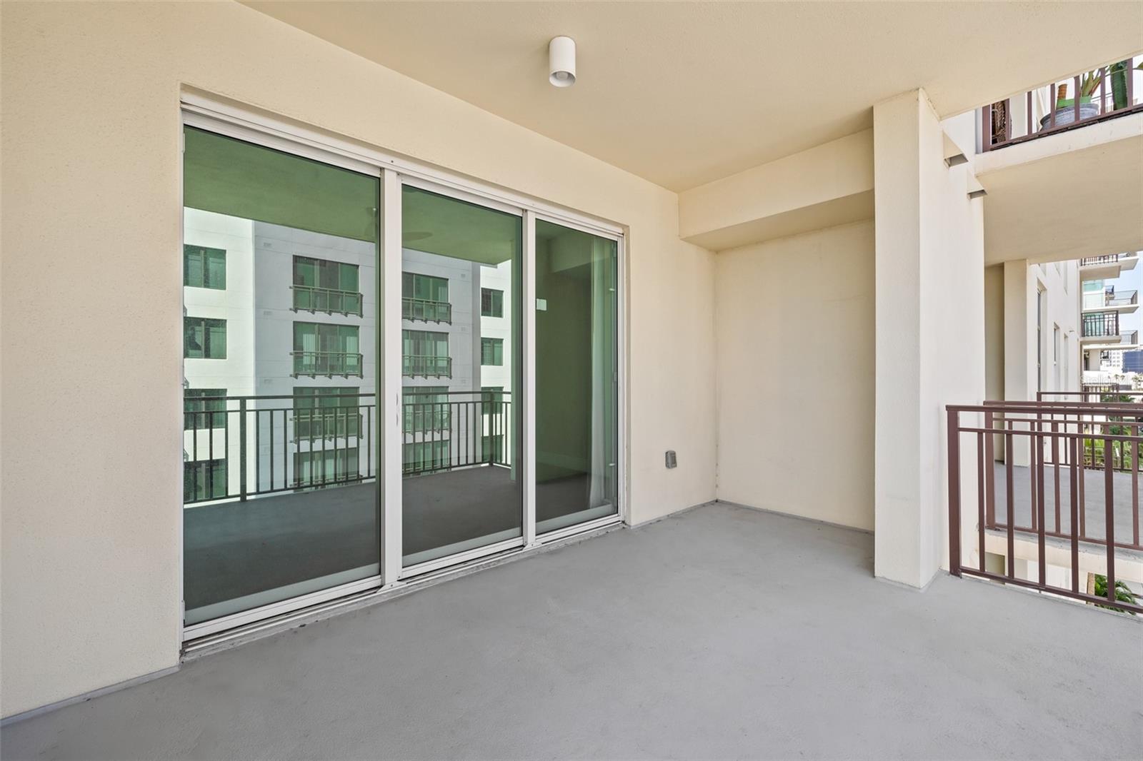 1227 E MADISON ST #605